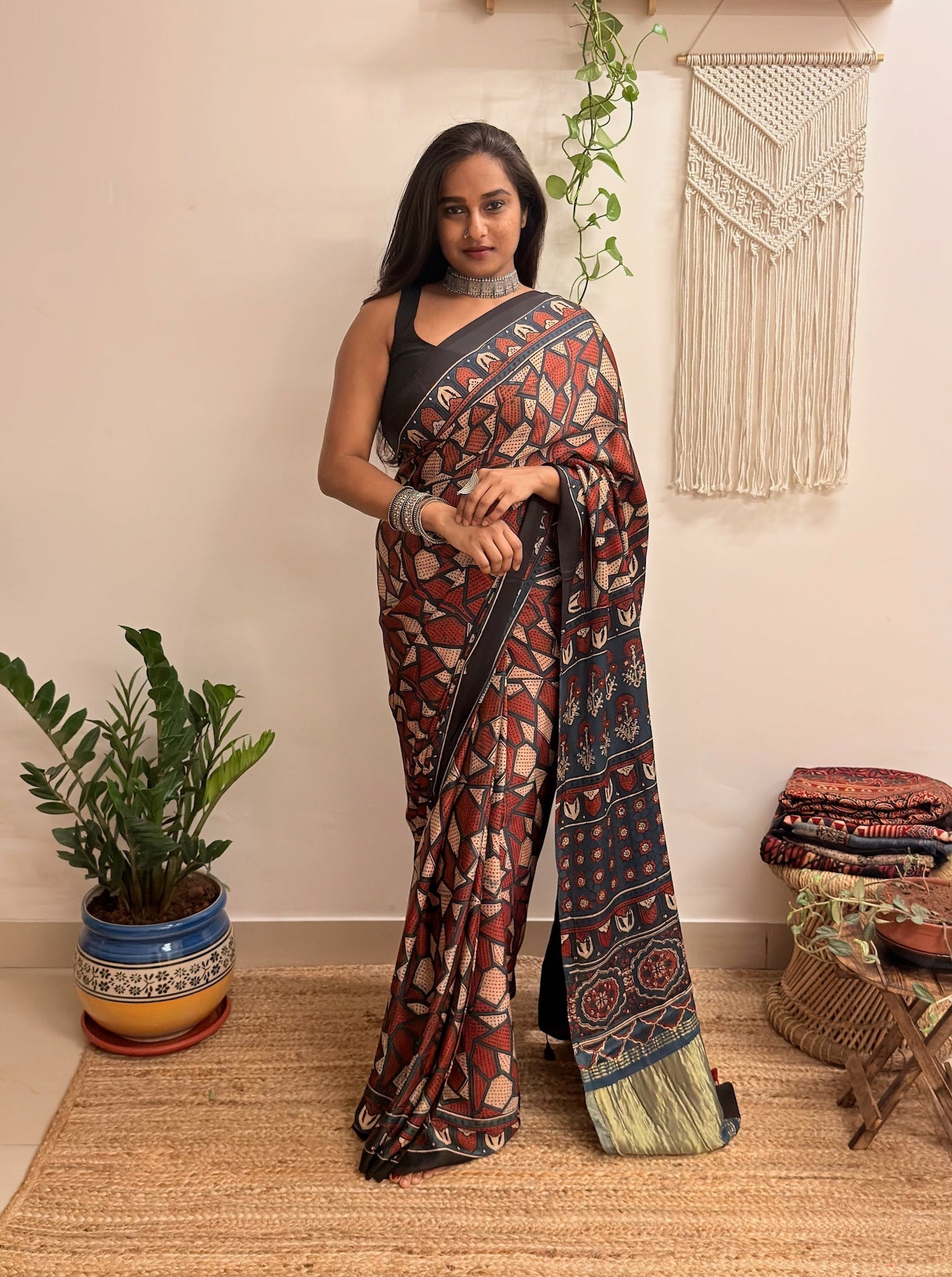 Modal with Tissue Pallu